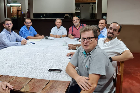 <p>A Prefeitura Municipal de Arapongas informou que, em reunião realizada, nesta terça-feira (22), com representantes da Associação dos Contabilistas e Empresas...